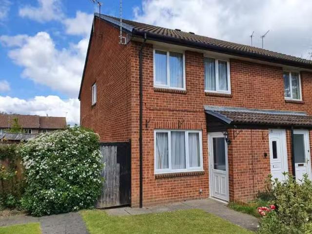 Charming 1 BA 1 bedroom maisonette for rent in Forresters Driv.