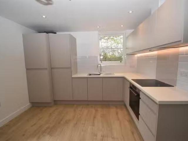 Unique 1 BA 1 bedroom apartment for rent in Waterside house, L.