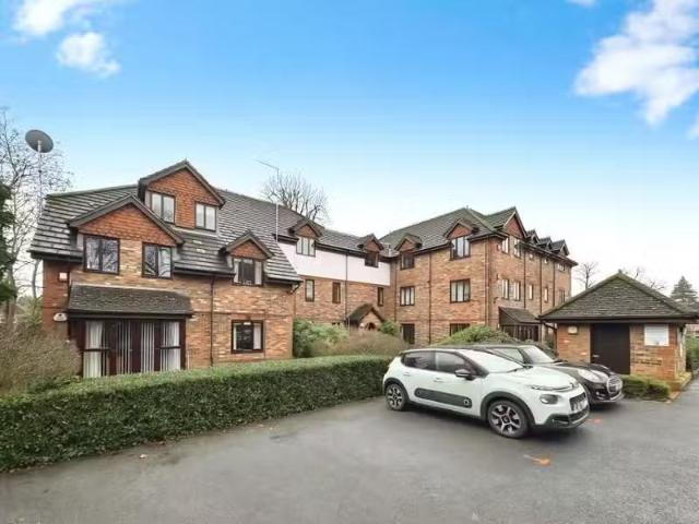 Just in! 1 BA 1 bedroom apartment for rent in Brooklyn Road, W.