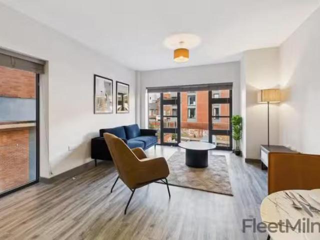 Rental! 1 BA 1 bedroom apartment for rent in Lock House, Lione.
