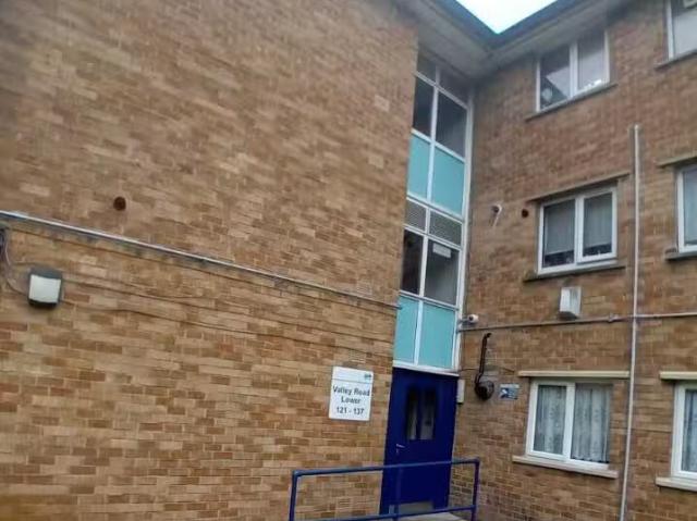Nice 1 BA 1 bedroom flat for rent in 129 Valley Road, Shipley.