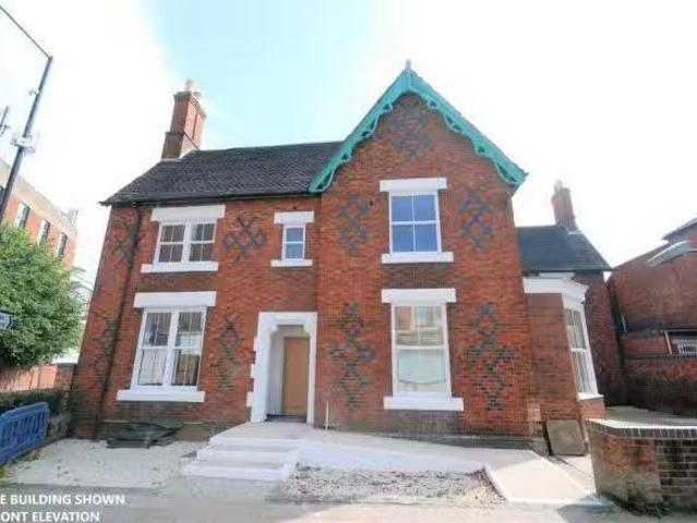 New 1 BA 1 bedroom flat for rent in 30 Albert Street, Warwicks.