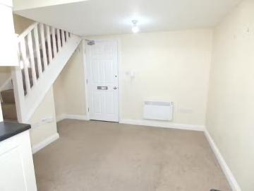 Charming 1 BA 1 bedroom flat for rent in Acorn Lodge, Lye Lane.
