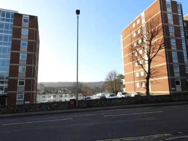 Charming 1 BA 1 bedroom flat for rent in Arlington House, Town.