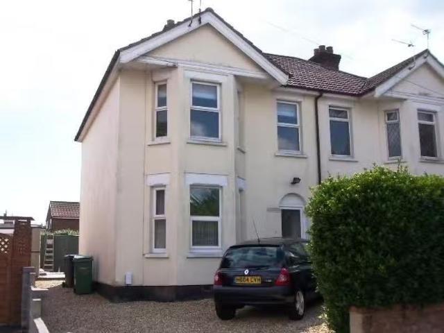 Rental! 1 BA 1 bedroom flat for rent in Gorleston Road, Branks.