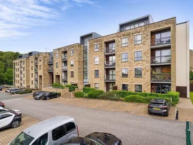 Nice 1 BA 1 bedroom flat for rent in Deakins Mill Way, Bolton.
