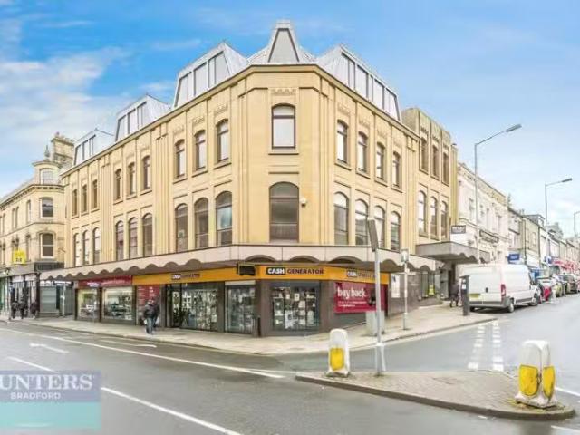Rental! 1 BA 1 bedroom flat for rent in James Street, Bradford.