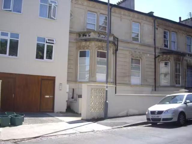 Rental! 1 BA 1 bedroom flat for rent in Lower Redland Road, Br.