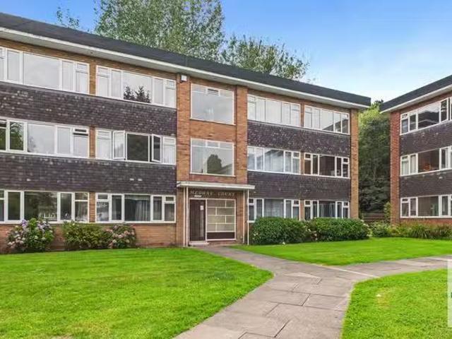 Charming 1 BA 1 bedroom flat for rent in Medway Court, Garrard.