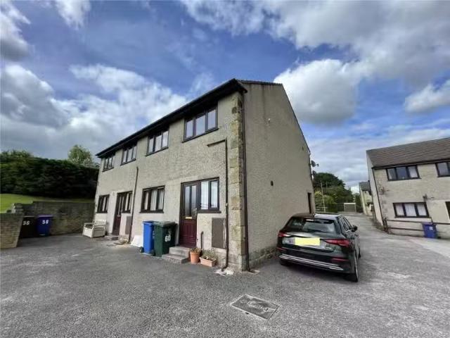 Just in! 1 BA 1 bedroom flat for rent in Sharphaw Avenue, Skip.