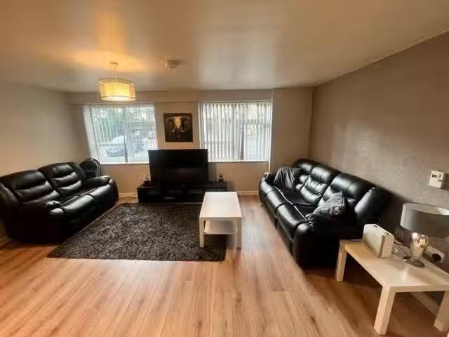 Deal! 1 BA 1 bedroom flat for rent in Stone Street, Bradford.