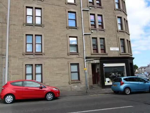 Cozy 1 BA 1 bedroom flat for rent in Strathmartine Road, Strat.