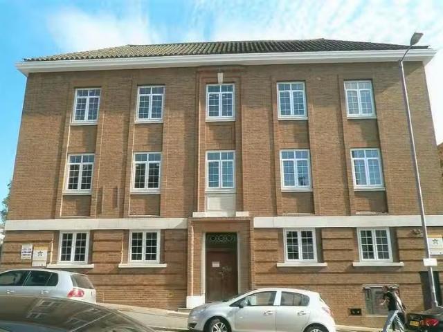 Just in! 1 BA 1 bedroom flat for rent in Rowland Hill House, B.