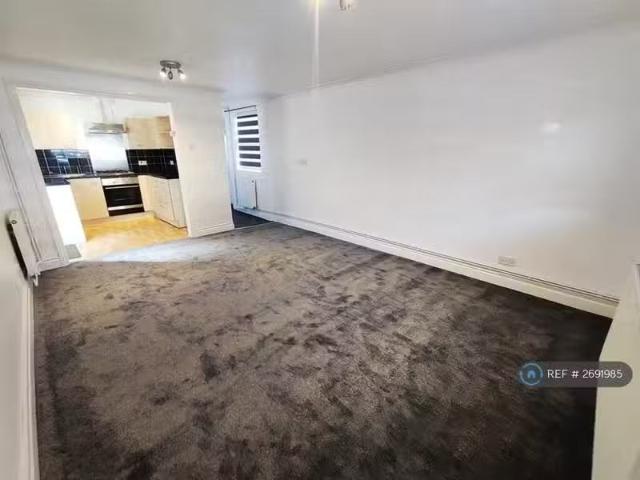 Cheap 1 BA 1 bedroom flat for rent in Wimborne Road, Poole, BH15