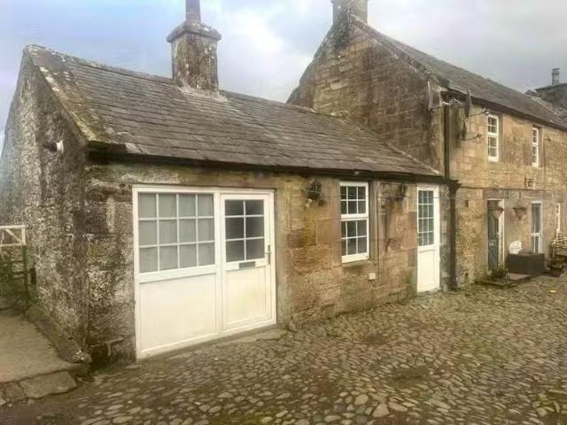 Just in! 1 BA 1 bedroom house for rent in Bothy Cottage Rigg F.