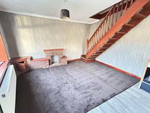 Nice 1 BA 1 bedroom house for rent in Chapel Street, Queensbur.
