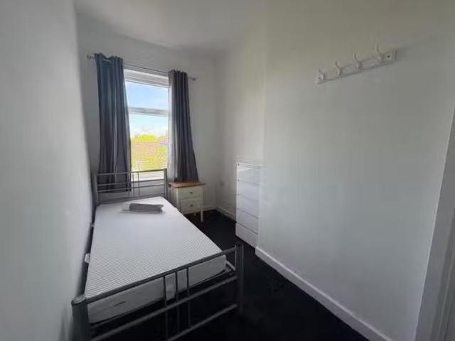 Nice 1 BA 1 bedroom house share for rent in Meredith Street, L.