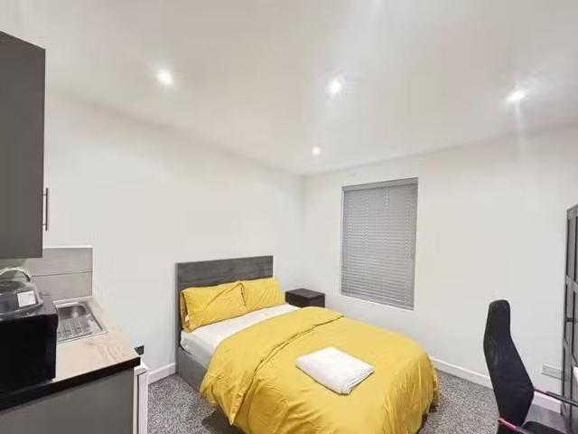 Rental! 1 BA 1 bedroom house share for rent in Canterbury Road.