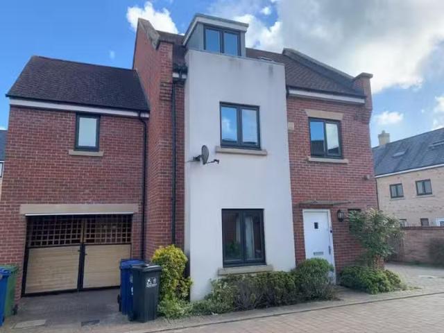 Deal! 1 BA 1 bedroom house share for rent in Room 1, Aster Way.