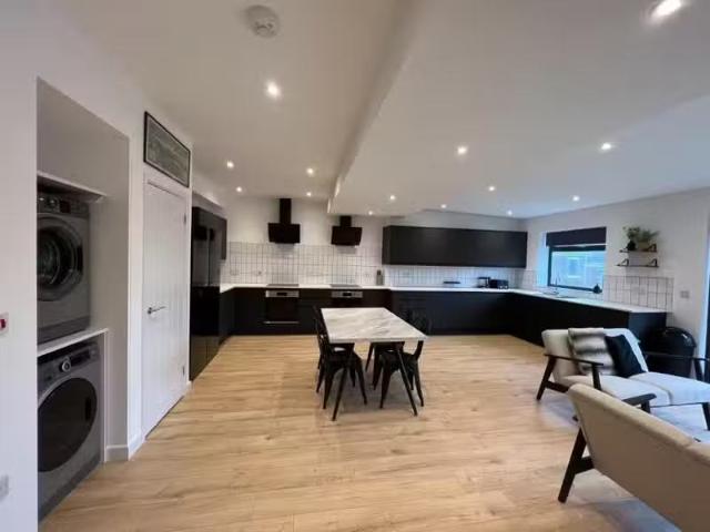 Nice 1 BA 1 bedroom house share for rent in Room 1 @ Courtney.