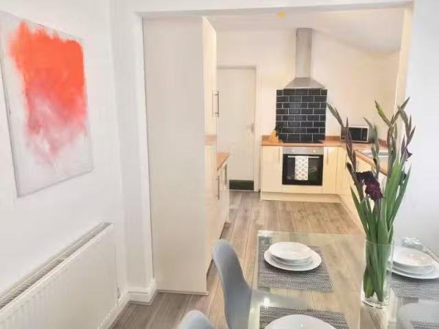 Rental! 1 BA 1 bedroom house share for rent in Thynne Street.