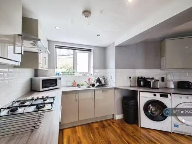 For Rent! 1 BA 1 bedroom house share for rent in Wellsford Ave.