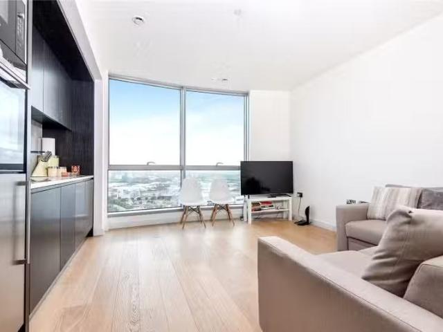Rental! 1 BA 1 bedroom property to let in Biscayne Avenue, Lon.