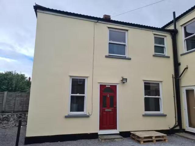 Rental! 1 BA 1 bedroom semi detached house for rent in Drove R.