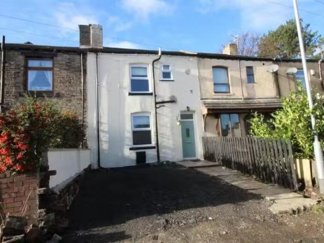 Nice 1 BA 1 bedroom terraced house for rent in Garden Field, W.