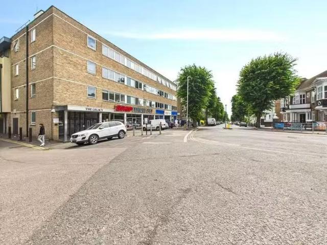 Nice 1 BA 2 bedroom apartment for rent in The Legacy, 86a Denm.