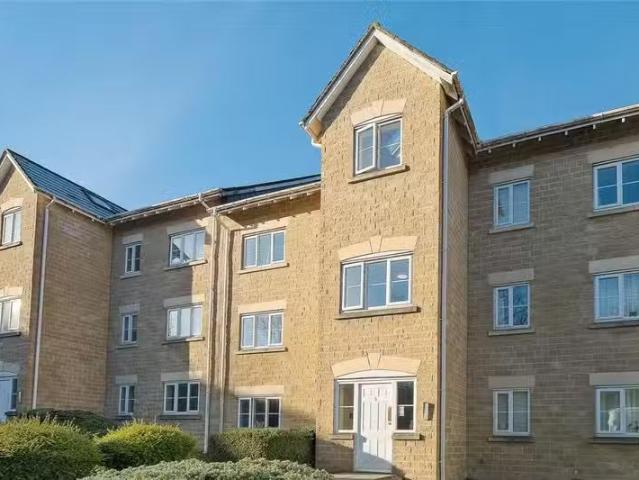 Cheap 1 BA 2 bedroom apartment for rent in Tinker Brook Close.
