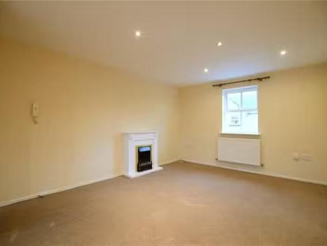 Cozy 1 BA 2 bedroom apartment for rent in Worle Moor Road, Wes.