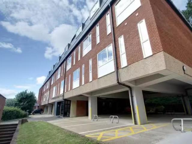 Rental! 1 BA 2 bedroom apartment for rent in Arden Grove, Harp.