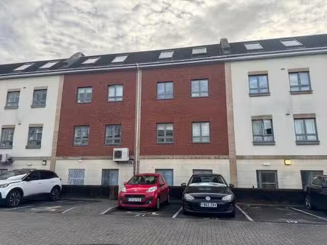 Nice 1 BA 2 bedroom apartment for rent in Avonmouth Road, Avon.