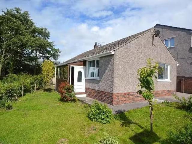 Charming 1 BA 2 bedroom bungalow for rent in Windsor Court, Wh.