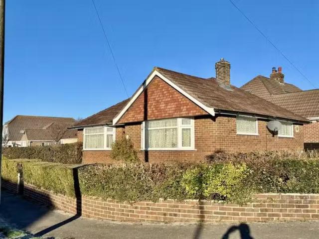 For Rent! 1 BA 2 bedroom detached bungalow for rent in Moorlan.