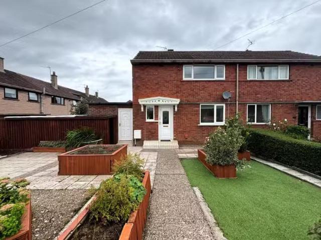 Cozy 1 BA 2 bedroom end of terrace house for rent in Edgehill.