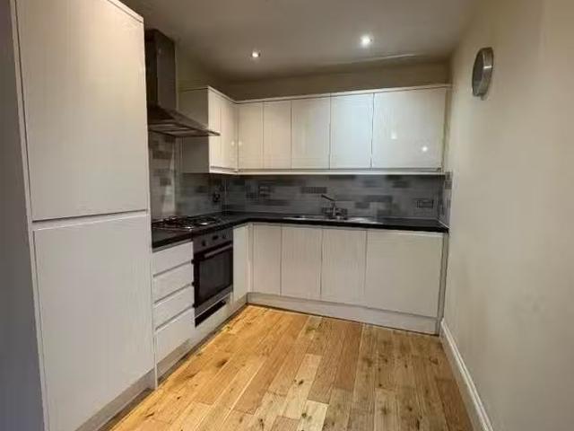 Cheap 1 BA 2 bedroom flat for rent in Ashton Drive, Bristol, BS3