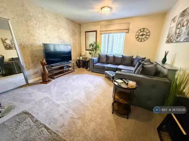 For Rent! 1 BA 2 bedroom flat for rent in Langwood Court, Hasl.
