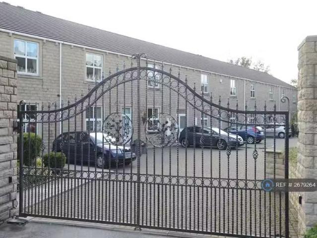 Rental! 1 BA 2 bedroom flat for rent in Nicholas Street, Brier.