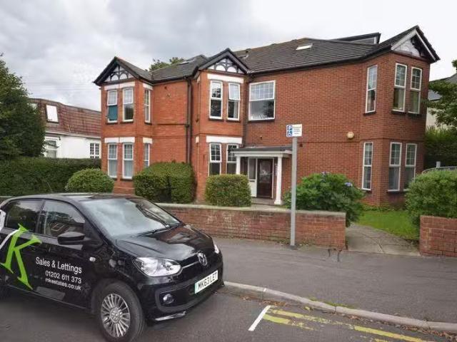 For Rent! 1 BA 2 bedroom flat for rent in Southbourne, Bournem.