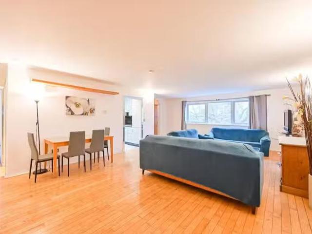 Just in! 1 BA 2 bedroom flat for rent in Sky Studios, Dockland.