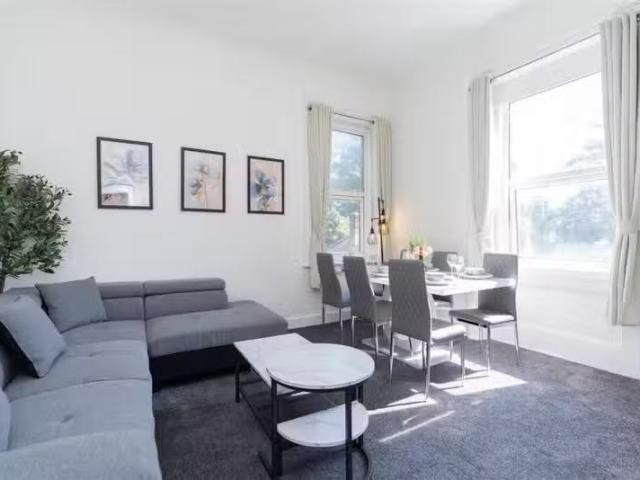 Charming 1 BA 2 bedroom flat for rent in Surrey Road, Bournemo.