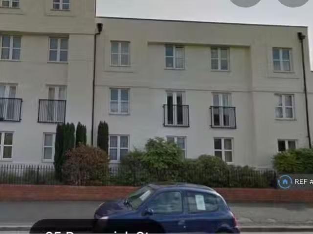Rental! 1 BA 2 bedroom flat for rent in Regency Place, Leaming.