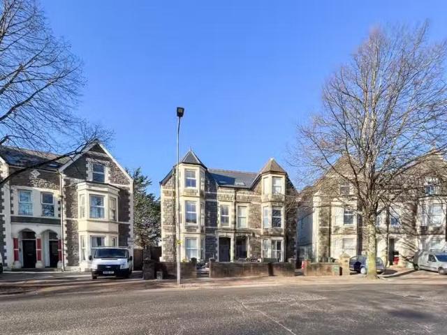 Cozy 1 BA 2 bedroom flat for rent in Richmond Road, Roath, CF24