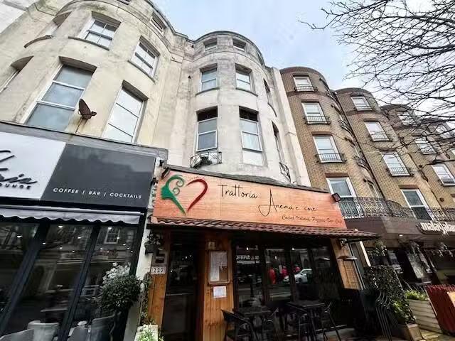 For Rent! 1 BA 2 bedroom flat for rent in Terminus Road, Eastb.