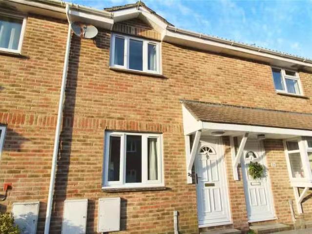 Nice 1 BA 2 bedroom house for rent in Highgrove Close, Dorches.