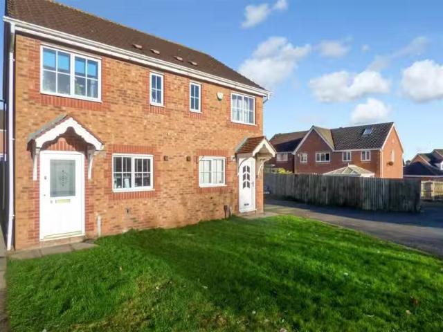 Unique 1 BA 2 bedroom semi detached house for rent in Kelso Cl.