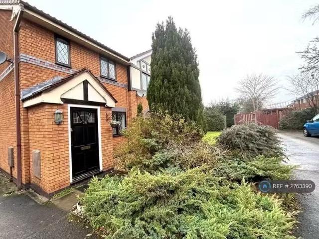 Charming 1 BA 2 bedroom semi detached house for rent in Osborn.