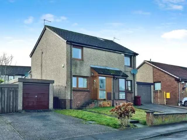 Cheap 1 BA 2 bedroom semi detached house for rent in Rennell R.
